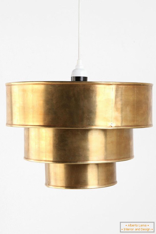 Lampshade of brass rings