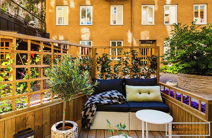 Patio on the balcony of a small studio apartment in Sweden