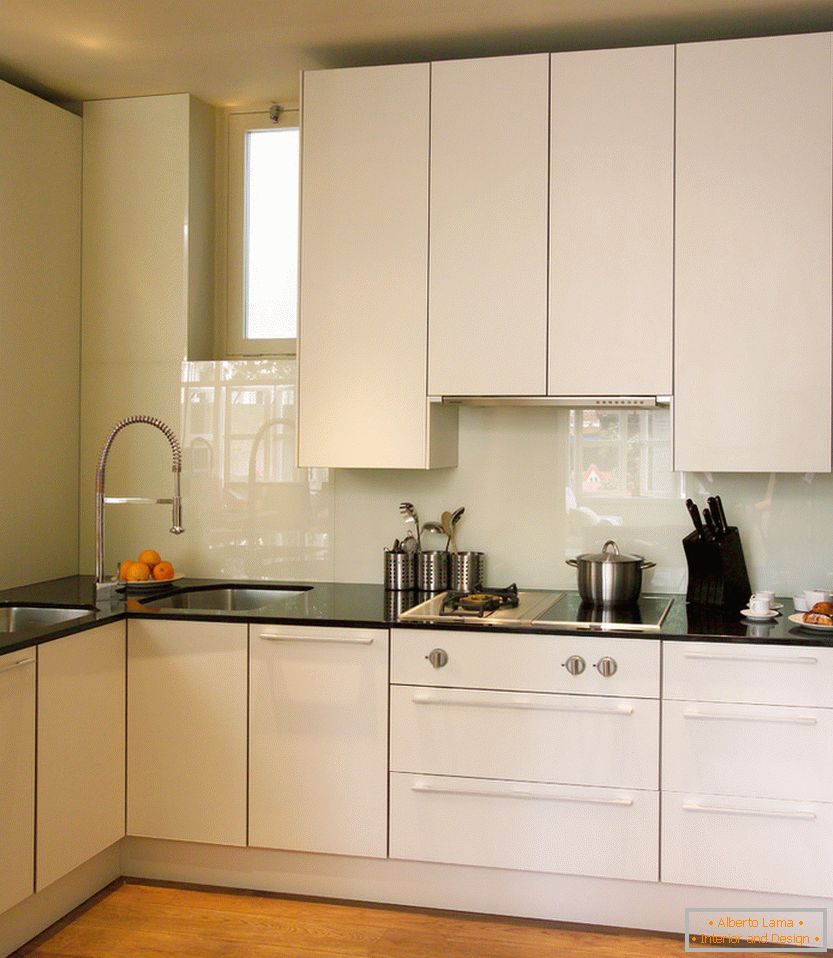 High vertical mezzanine in the kitchen