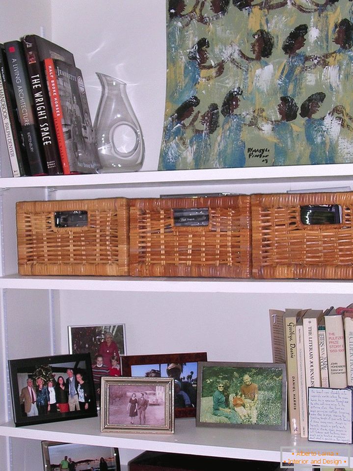 Shelf for books and photos