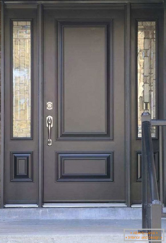 interior entrance door to the apartment is wooden, photo 21