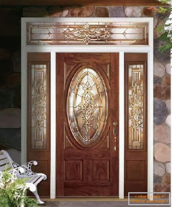wooden entrance doors with a mirror, photo 39
