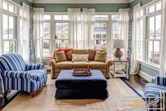 Different patterns and colors of curtains in the living room