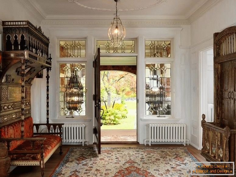 Anteroom in Victorian style