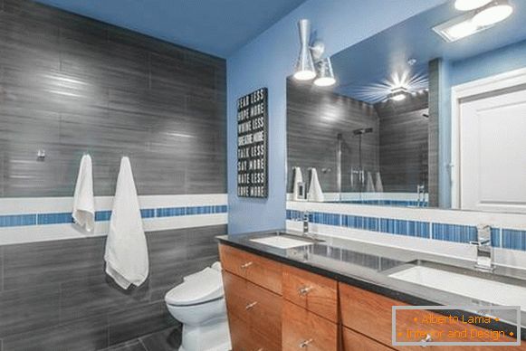 Bright blue in the interior of the bathroom 2016