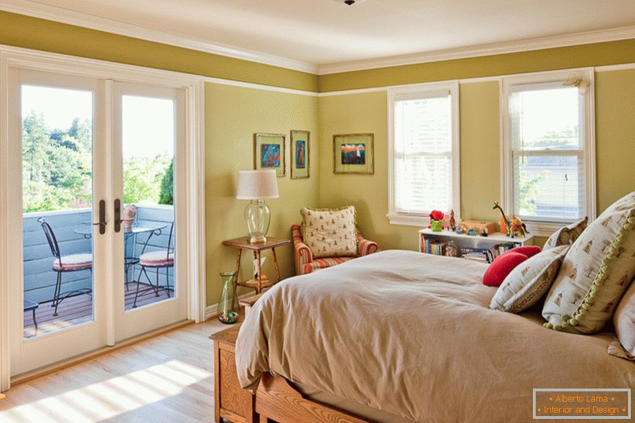 Bedroom with access to the balcony