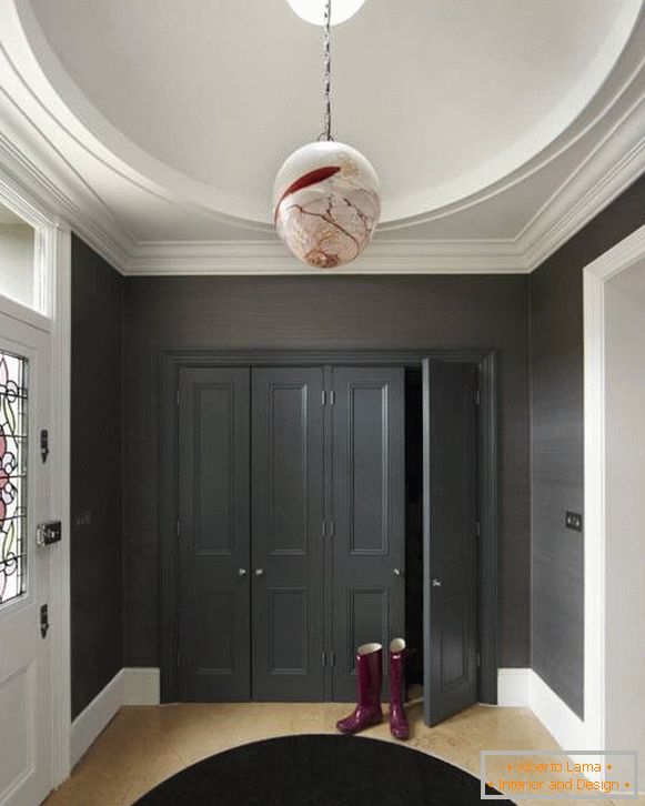 Built-in wardrobes in the hallway