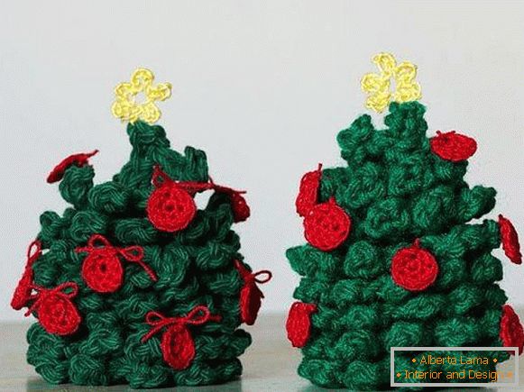 Knitted Christmas tree