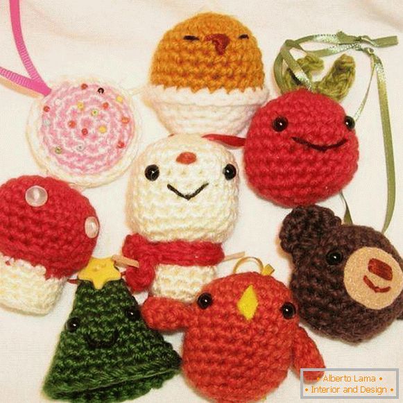 Knitted crafts for decorating christmas trees