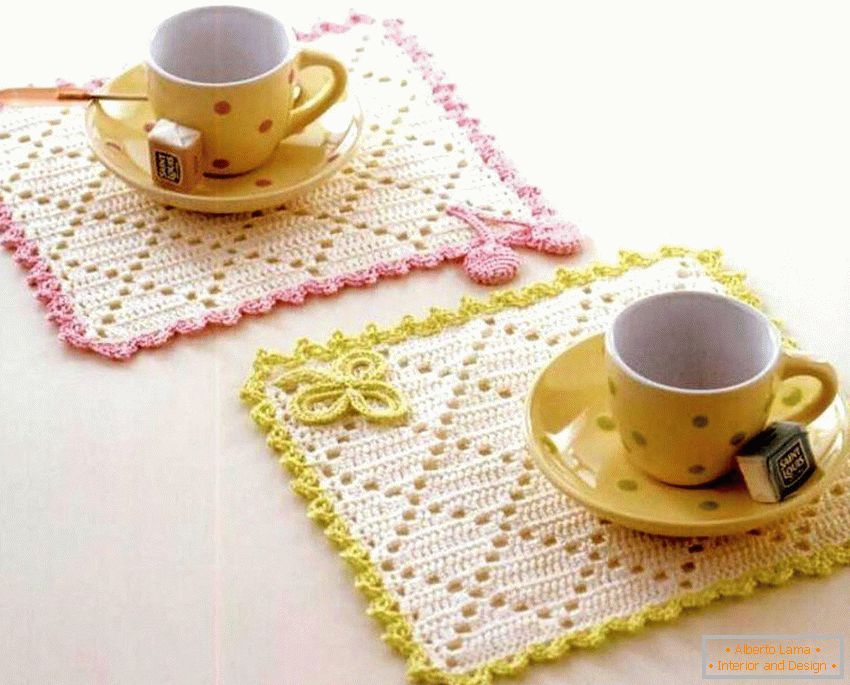 Crochet accessories for dining room