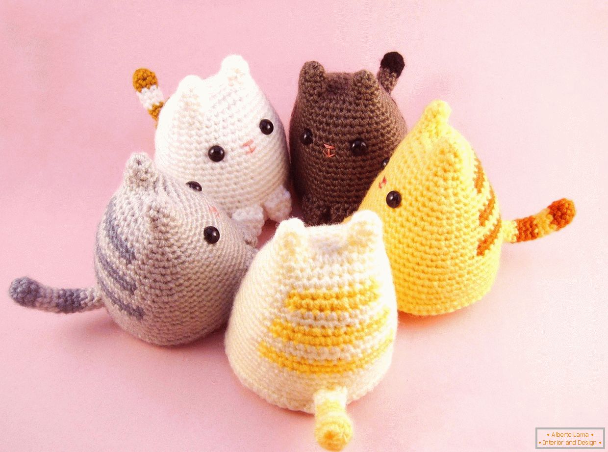 Knitted toys