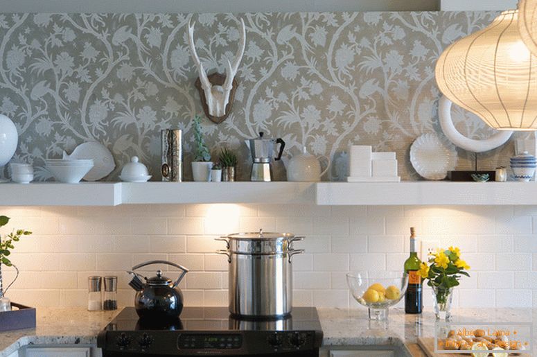 Wall with a pattern in the kitchen