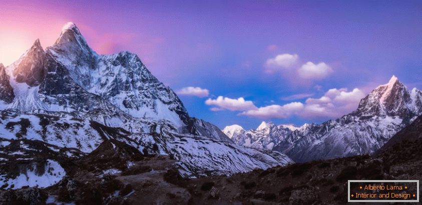 The unusual pink sky of Nepal