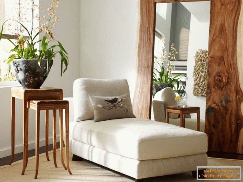 Mirror in the bedroom - photo examples of accommodation in