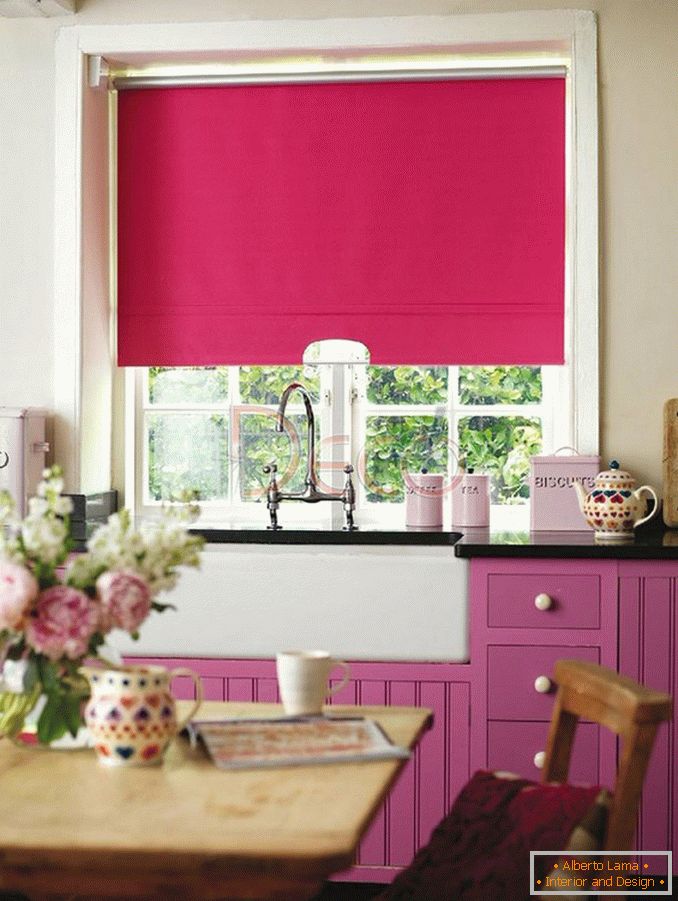 Cloth blinds in the kitchen in crimson color