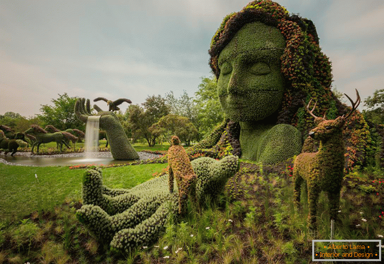 Live floral figures in the Botanical Garden of Montreal