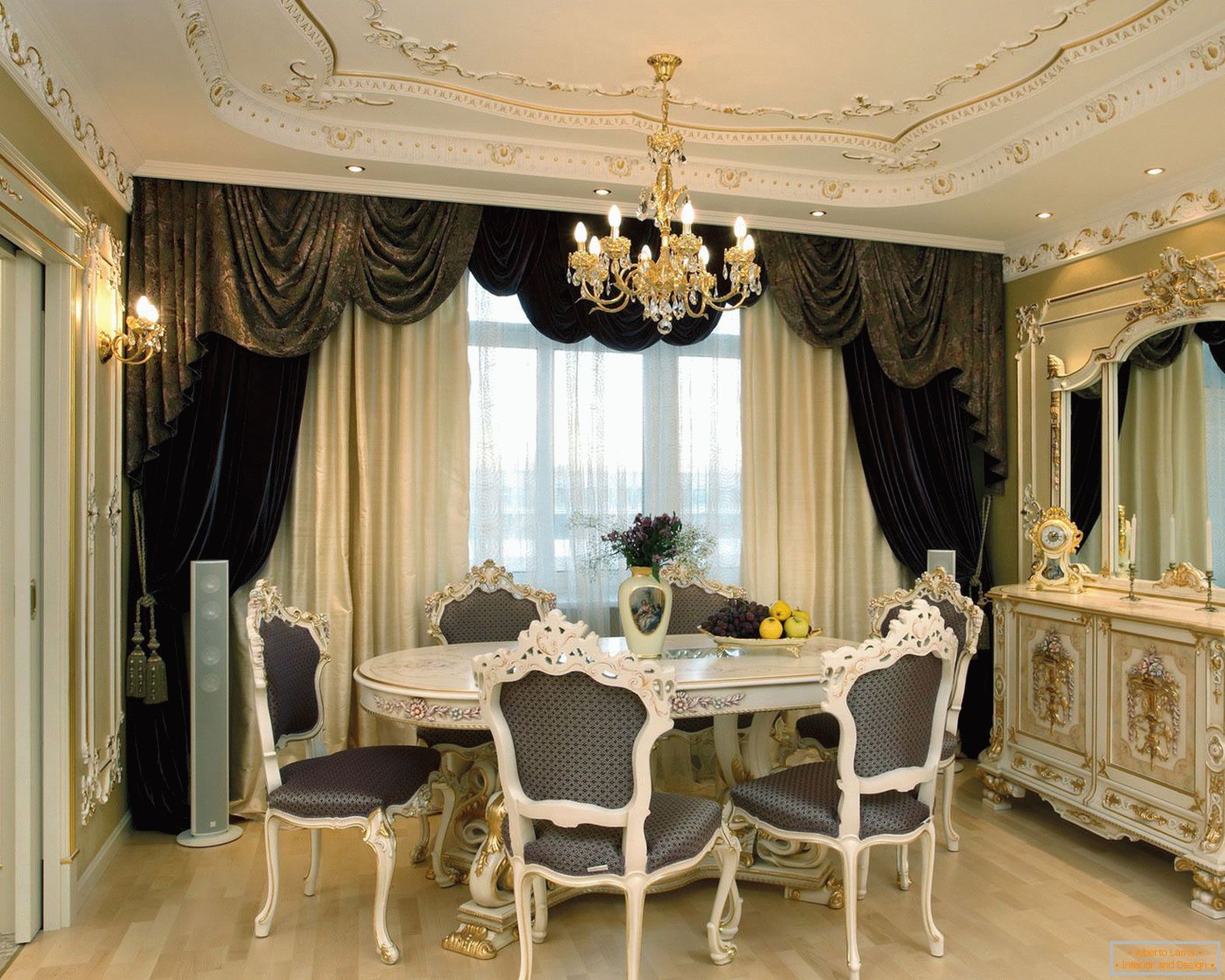 Golden colors in the dining room